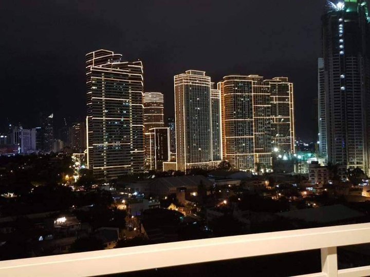 For Rent / Brio Tower Guadalupe Makati / 1BR 45sqm furnished