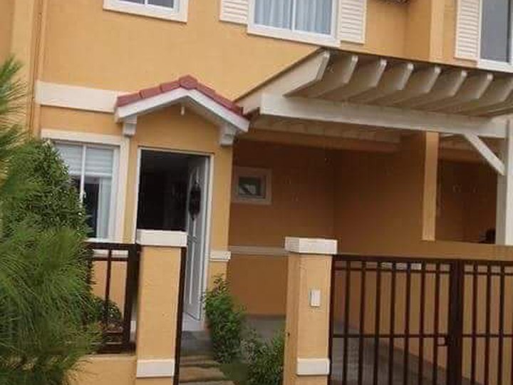 Ready for occupancy townhouse walking distance from vistamall taguig