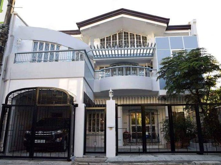 Affordable House in lot For sale in Greenwood Executive Village Pasig