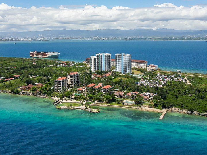 Three Bedrooms Beach Villa in Coral Point