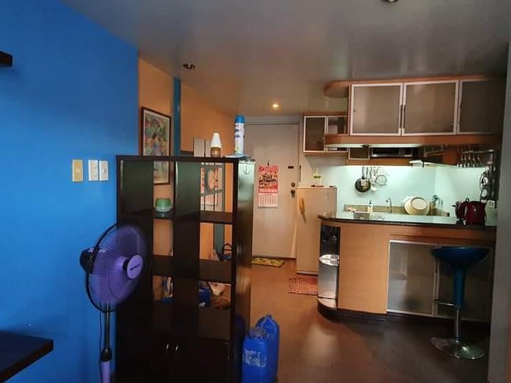 1- bedroom condo. All in sa price ang furnitures and appliances.