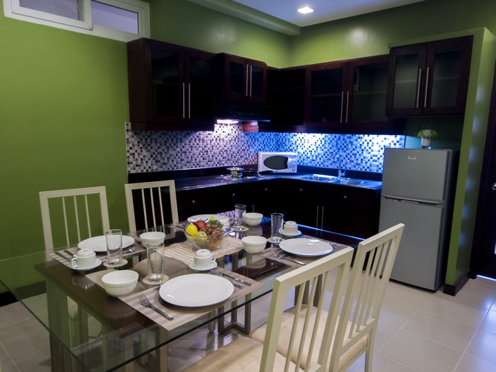 2 Bedroom Executive minimum 1 month stay, Free WIFI, cable ready, Free weekly Housekeeping