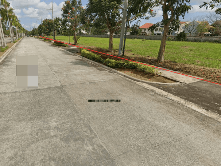 Near Residential Commercial Lot starts @ 652 sqm. 60k/sqm in Sta Rosa Laguna near Nuvali, Tagaytay