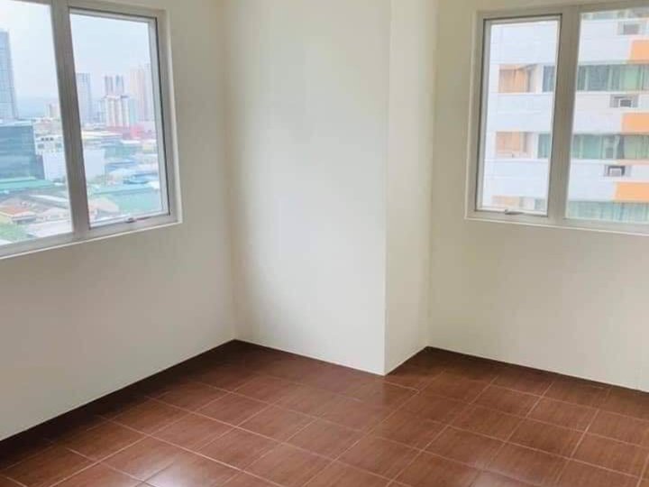 RFO 2Bedroom Condo in Pioneer Woodlands Rent to Own near BGC Makati