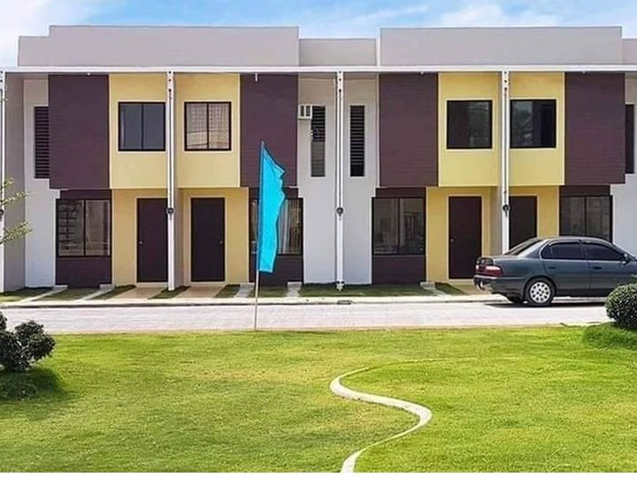 2-bedroom Townhouse For Sale in Mactan Lapu-Lapu Cebu