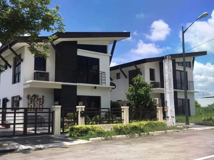 Residential Lot for Sale 670sqm in Sta. Rosa Laguna beside of Nuvali Park near Enchanted, Tagaytay,