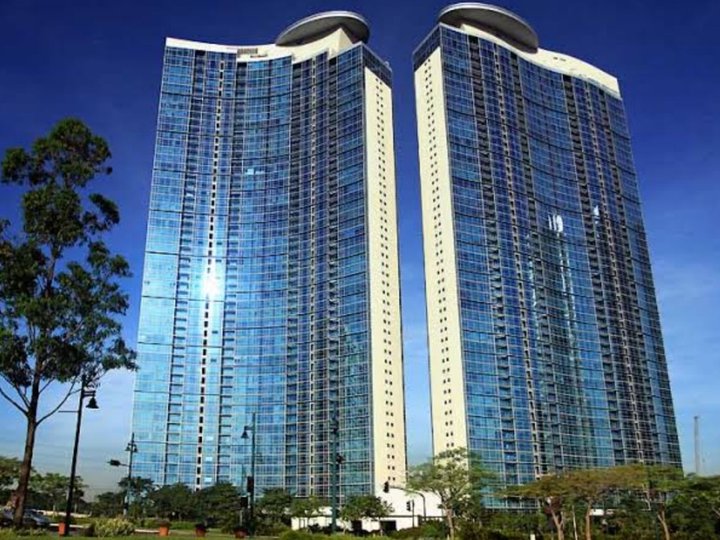BGC's PACIFIC PLAZA TOWERS FOR LEASE