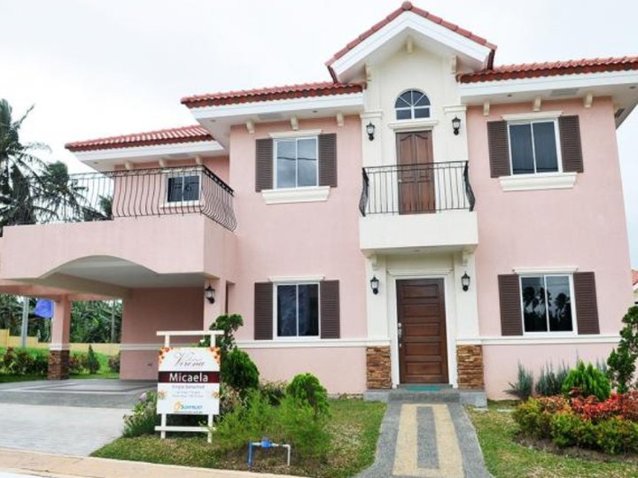 4-bedroom Single Attached House For Sale in Silang Cavite