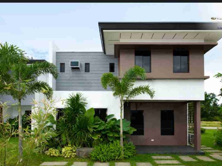 5BR house in Lipa Batangas, near The Outlet, Lima Estate