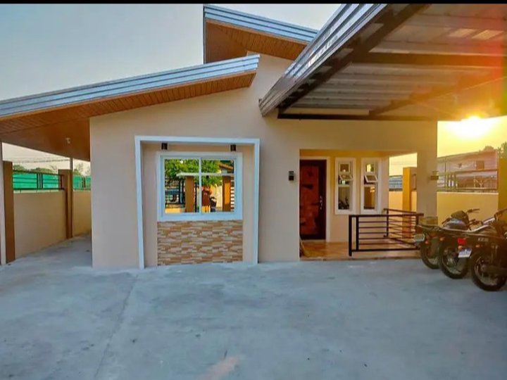 3-bedroom Single Detached House For Sale in Santa Cruz Laguna
