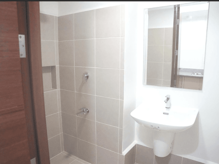 For sale condo In taft pasay gil puyat lrt harrison plaza pasay [Condo