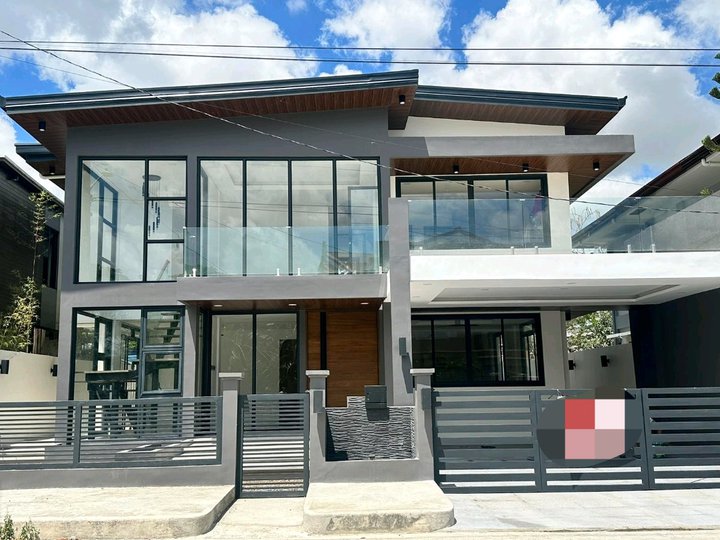 Modern 4-bedroom House For Sale in The Orchard, Dasmarinas Cavite