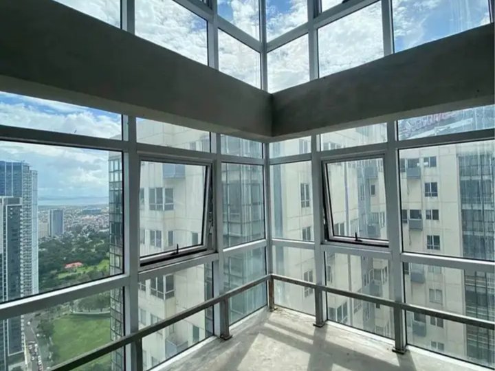 Affordable and easy payment terms for Penthouse Bare Unit in BGC