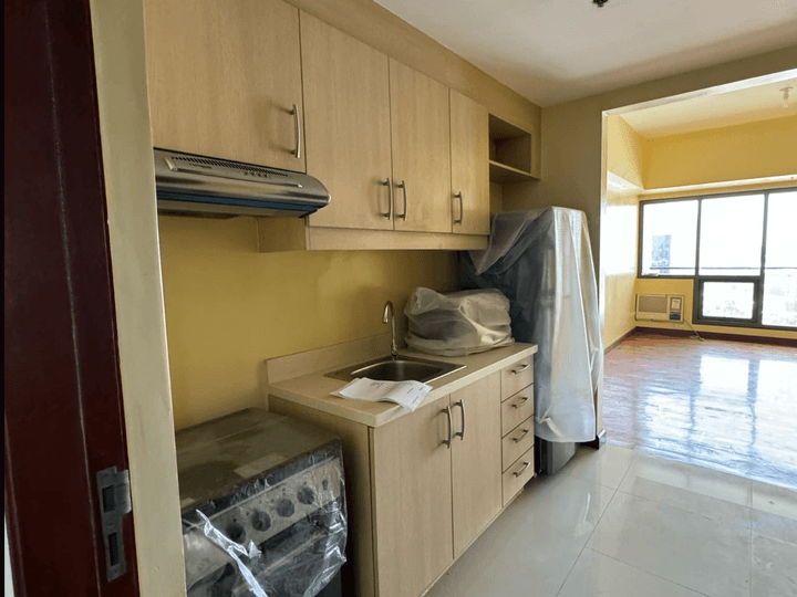 Residential Condominium Unit in Mosaic Condo Makati City