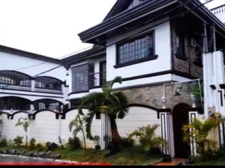 Well Maintained 10-bedroom Single Detached House For Sale in Taytay Rizal