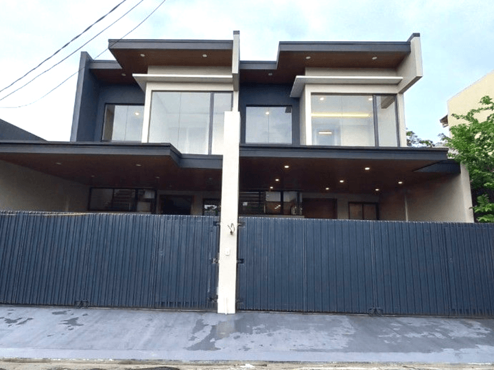 3-bedroom Duplex / Twin House For Sale in Sucat Paranaque Metro Manila