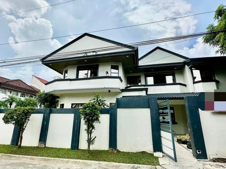 Well maintained 5-bedroom Single Detached House For Sale in BF Resort Village Las Pinas Metro Manila