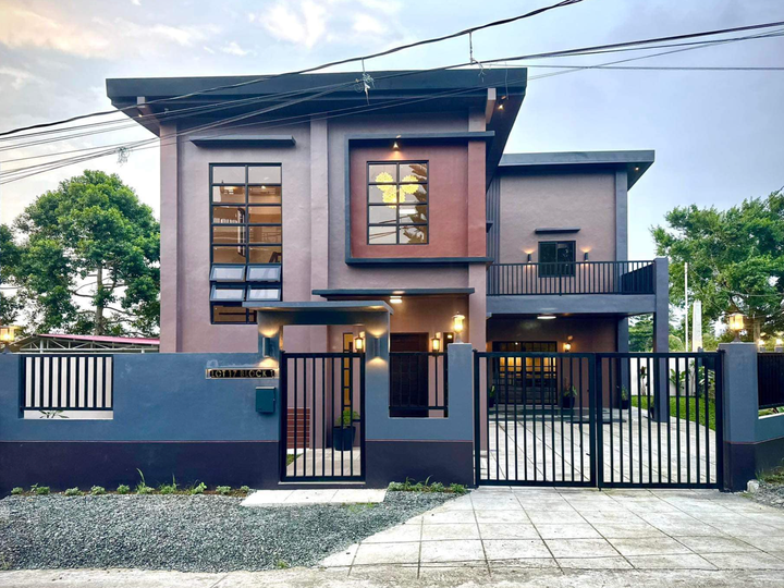 4-bedroom House For Sale in Tagaytay Cavite