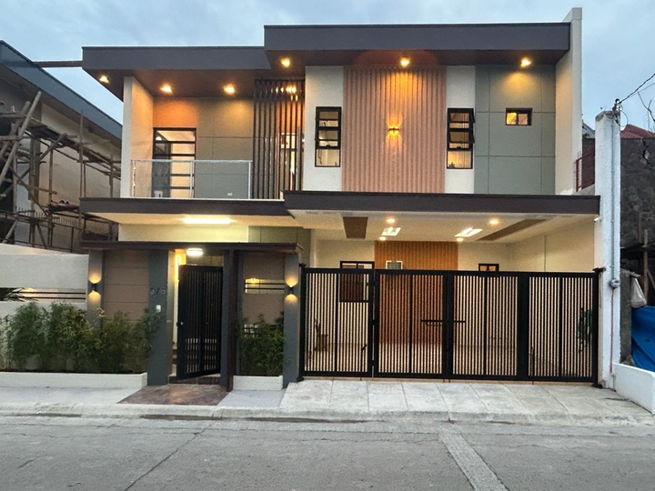 Contemporary 3-Bedroom House for Sale in Talon Dos, Las Pinas City