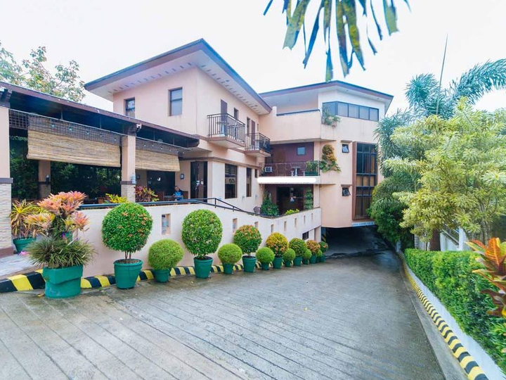 Commercial Boutique Hotel in Tagaytay For Sale