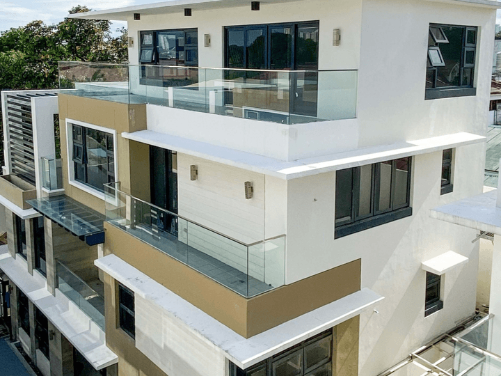 5 Bedroom House and Lot for Sale in New Manila Quezon City