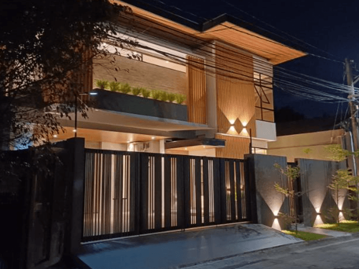 Brandnew 5-Bedroom House for Sale in BF Homes Las Pinas