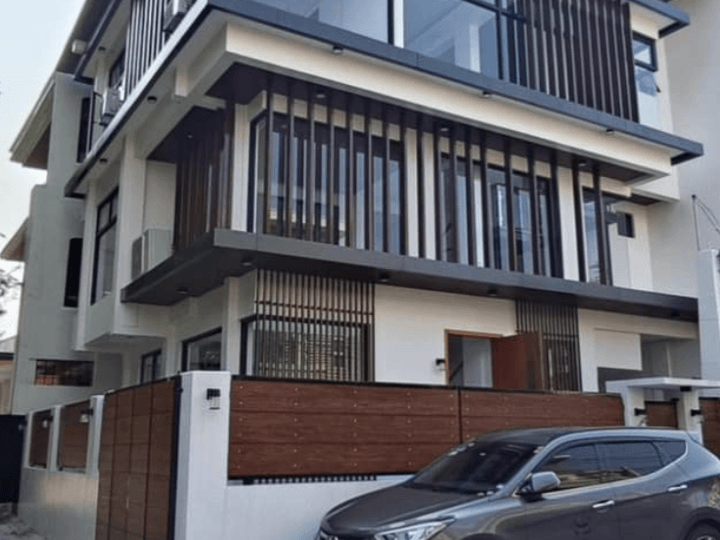 5 Bedroom House and Lot for Sale in Quezon City