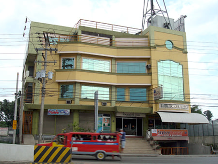 Hotel building that can be diverted to other use for sale in the main road of Ulas Davao City