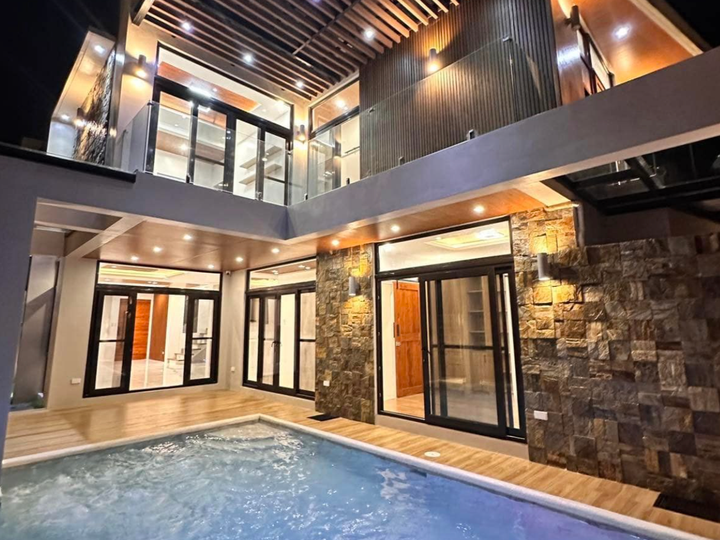 New 4-Bedroom House for Sale in Tagaytay