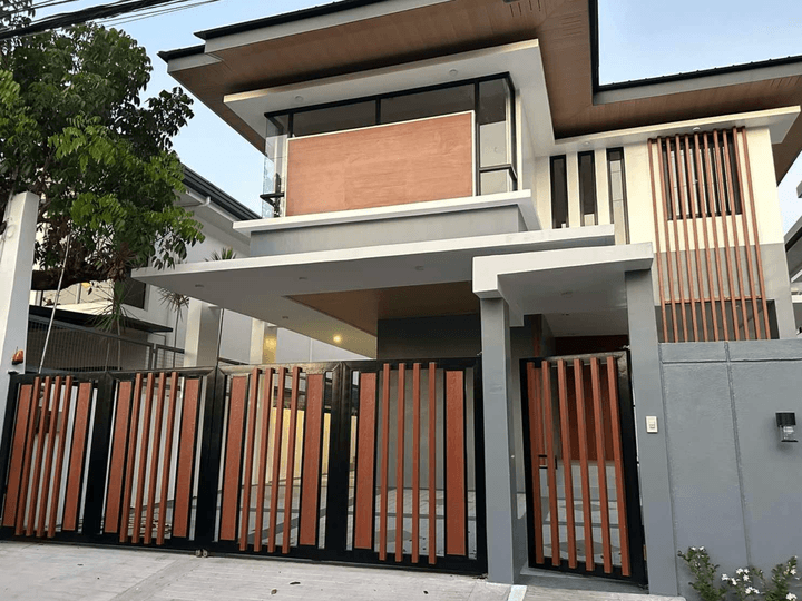 4 Bedroom House and Lot in Marcelo Green Village, Paranaque