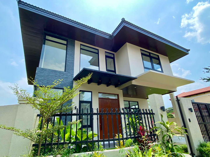 5-Bedroom House for Sale in Portofino Heights, Daang Hari Las Pinas