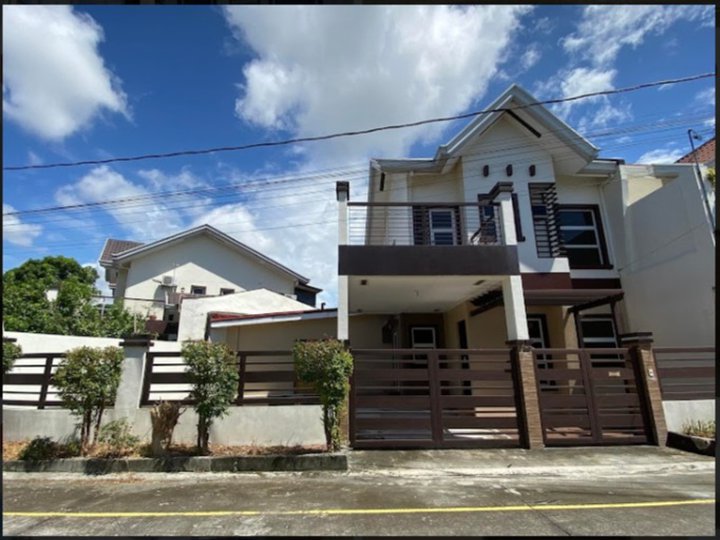 3B-2TB SINGLE ATTACHED FOR SALE IN PATRICIA EXECUTIVE VILLAGE ,BACOOR