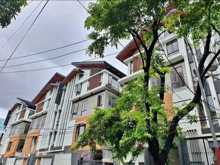 FOR SALE!!!! READY FOR OCCUPANCY Townhouse located in Quiapo Manila