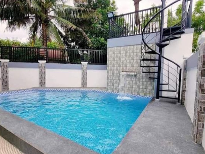 3-bedroom House For Sale with Swimming pool in Mexico Pampanga