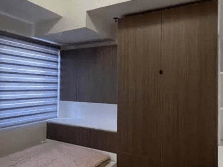 RFO 1 BR Unit w/ Balcony For Sale In Makati