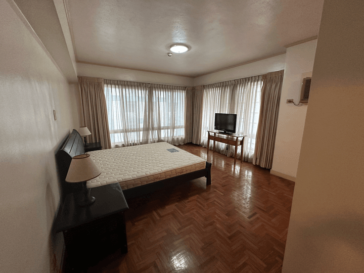 For Sale: Makati, Ayala Premier - Two Salcedo Place, 2-Bedroom Unit (Direct Buyers Only) Garden