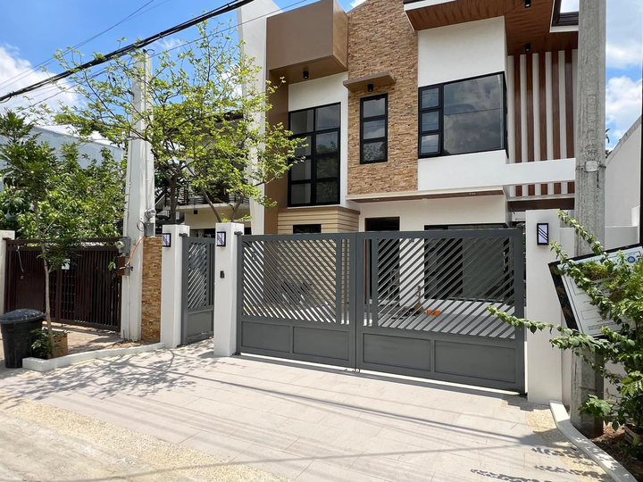 3-Bedroom House for Sale in Commonwealth, Quezon City