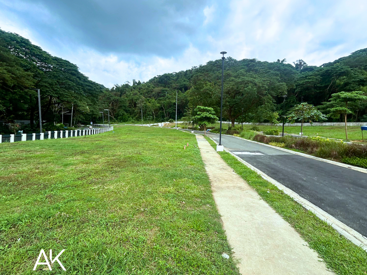 Residential Lot for Sale in Sola at Pico de Loro Cove (RFO) | 5-min Walk to Beach