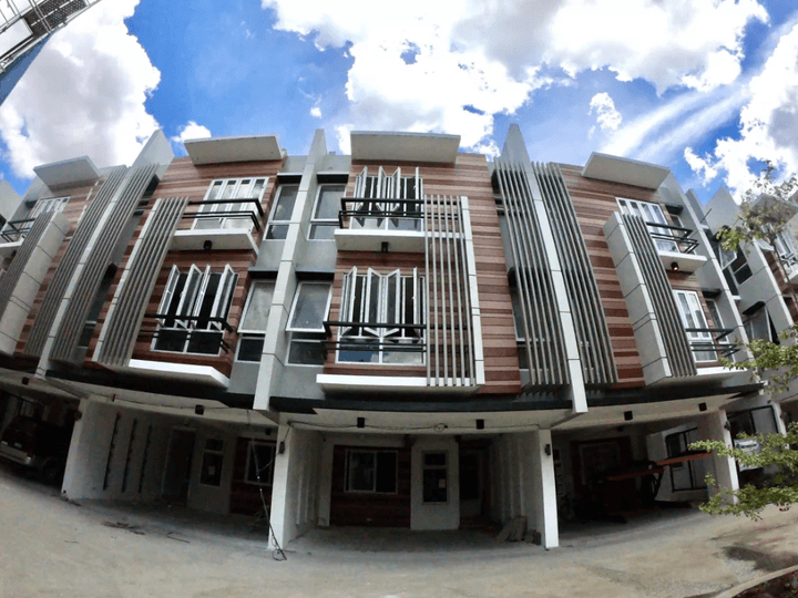 Prime Location Townhouse with 3-Bedrooms For Sale in Quezon City