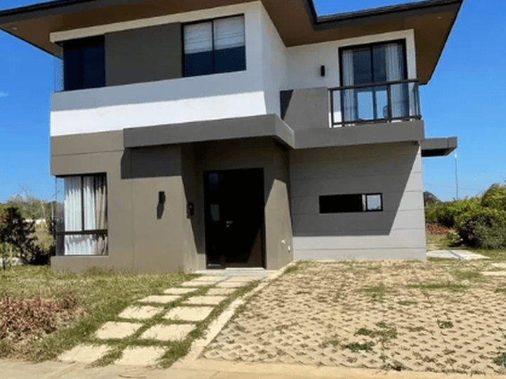 3-bedroom House in Calamba Laguna Near Schools and Hospitals