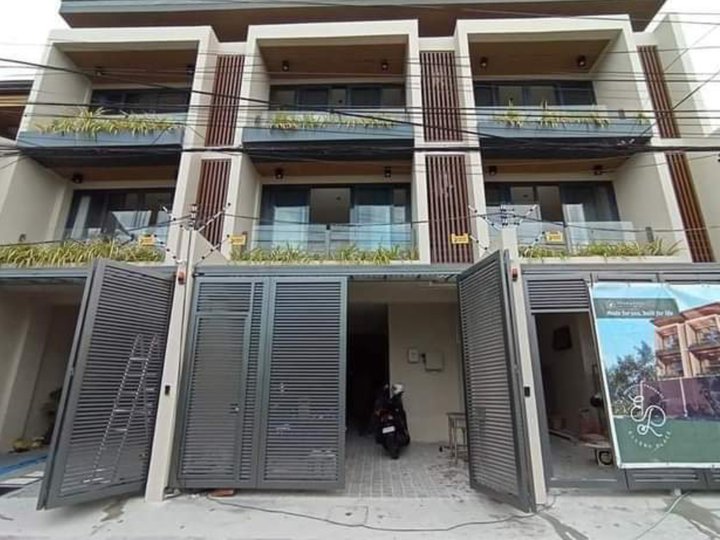 3 bedroom2 garage ready for occupancy townhouse for sale near Ateneo