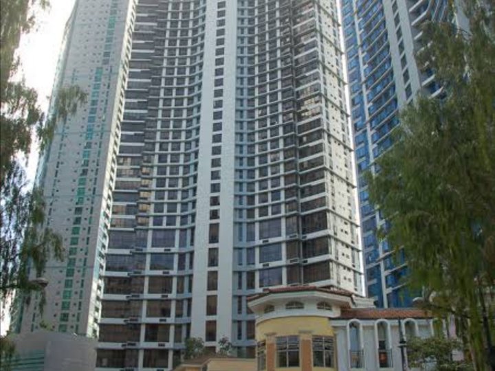Best Buy 1BR with Parking Bellagio Tower 2