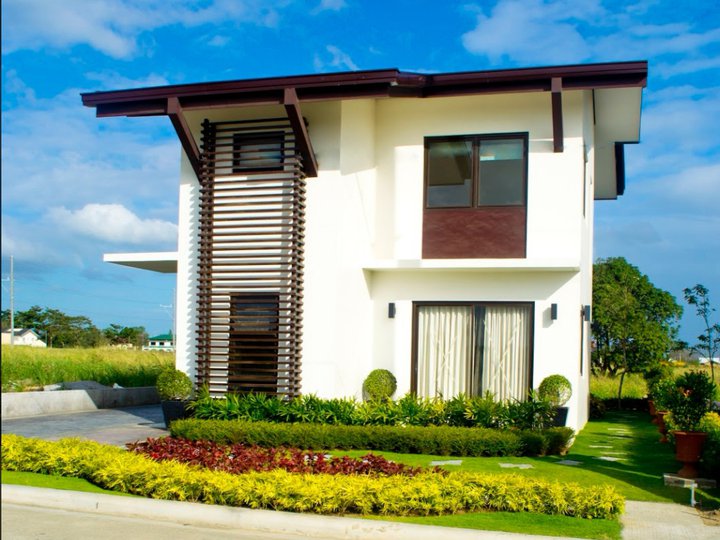Facing East 180sqm LOT for sale in Sta. Rosa Laguna 25k Monthly
