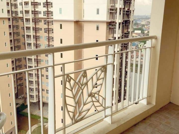 Rush movein 3-BEDROOM with balcony RENT to own Condo in Pasig
