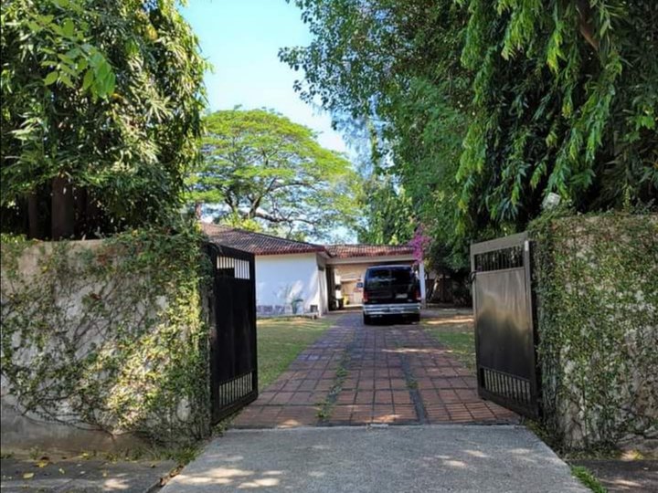 MAKATI DASMARINAS VILLAGE FOR SALE! LOT ONLY..