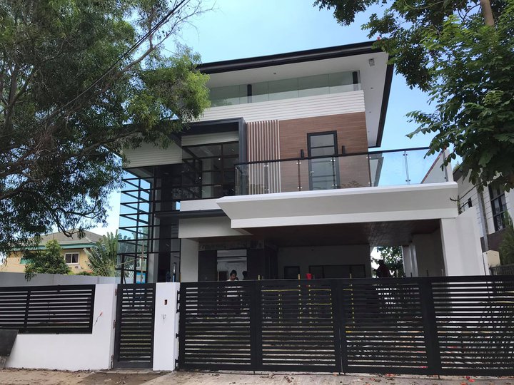 RFO 7-bedroom Single Detached House For Sale in Talisay Cebu