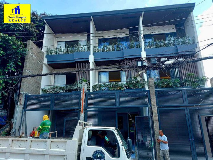 W/Roofdeck, 4 Bedroom 3 Storey Townhouse for sale in Mandaluyong City