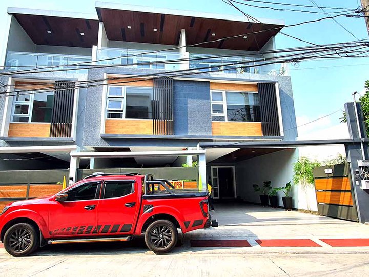 6-bedroom 3 Storey  Townhouse For Sale in Commonwealth Quezon City