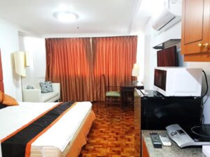 Penthouse Studio Unit For Rent in The Palace of Makati