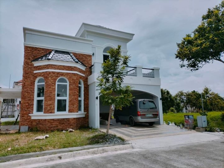 Single Detached House For Sale in Versailles Alabang